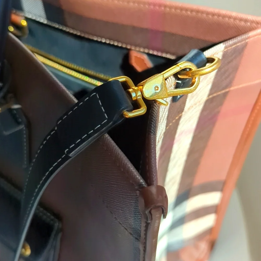 ✨ Burberry Bag MD Freya Tote Bag CL5 ✨** - Picture 8 of 17